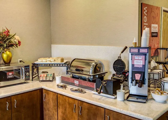 Comfort Inn & Suites North Greenfield